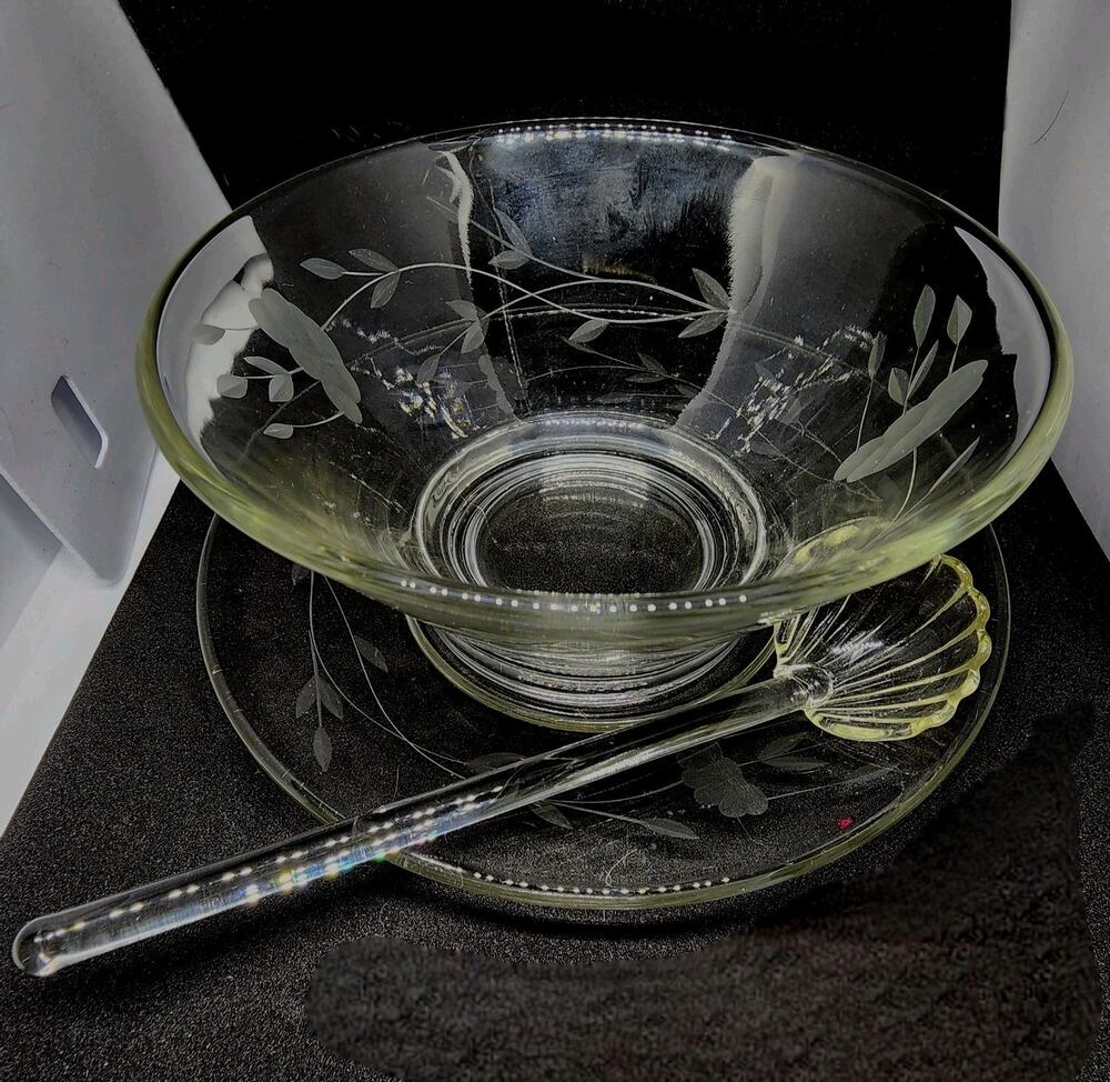 Vtg Princess House Crystal Etched Condiment Bowl plate Scalloped Spoon New w Box
